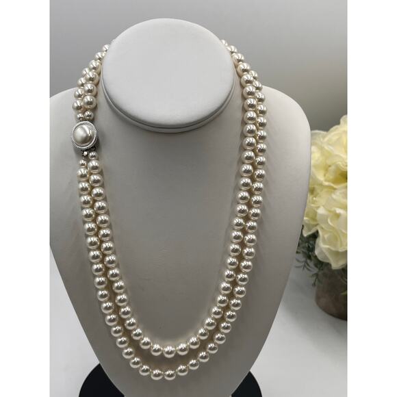 Double Row layered Off White Round Faux Pearl Decorative Clasp Necklace - Picture 2 of 9